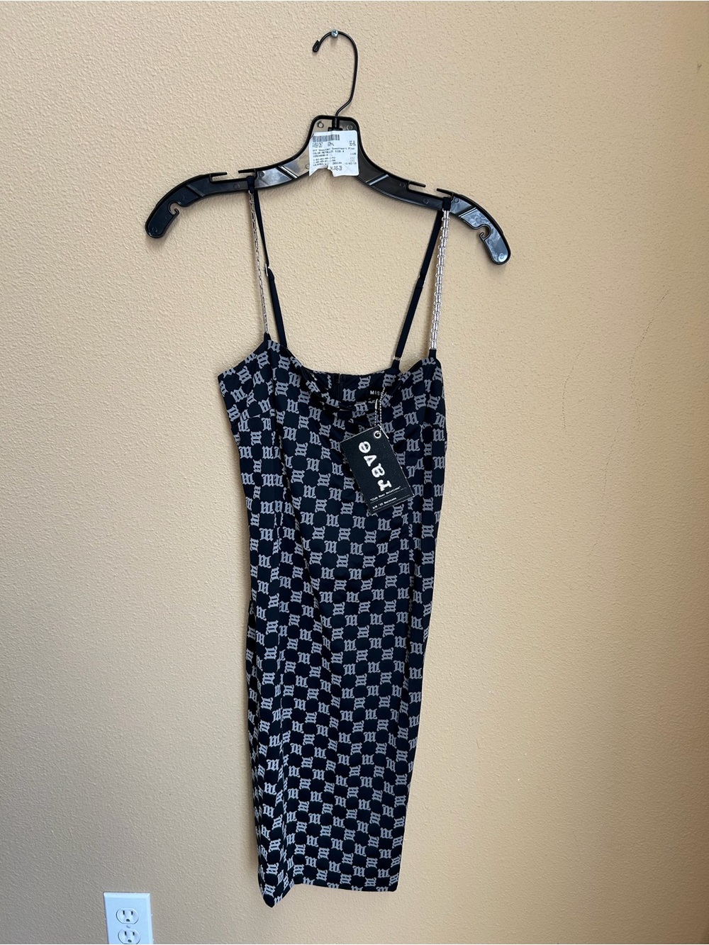 Misbhv Off shoulder sweetheart plea Size 4 New